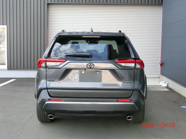 ＲＡＶ４ アドベンチャー　純正ディスプレイオーディオ　ブラインドスポットモニター　パワーバックドア　パワーシート　シートヒーター　レーダークルーズ　ＬＥＤヘッドライト　ＥＴＣ（3枚目）