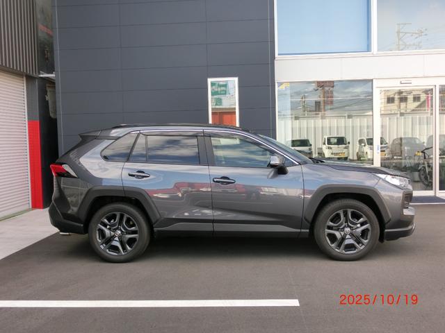 ＲＡＶ４ アドベンチャー　純正ディスプレイオーディオ　ブラインドスポットモニター　パワーバックドア　パワーシート　シートヒーター　レーダークルーズ　ＬＥＤヘッドライト　ＥＴＣ（4枚目）