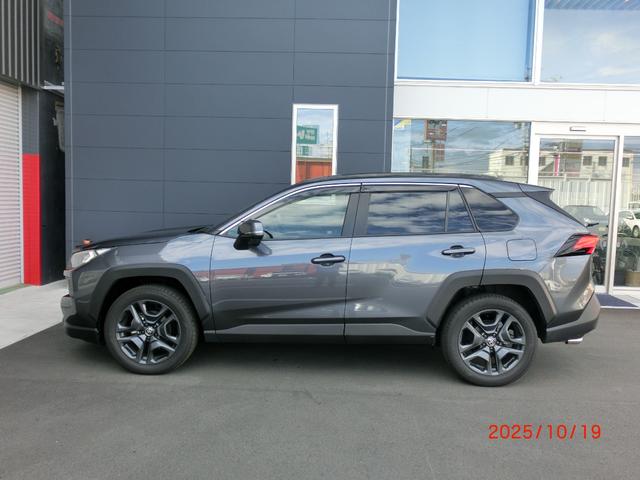 ＲＡＶ４ アドベンチャー　純正ディスプレイオーディオ　ブラインドスポットモニター　パワーバックドア　パワーシート　シートヒーター　レーダークルーズ　ＬＥＤヘッドライト　ＥＴＣ（5枚目）