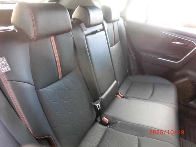 ＲＡＶ４ アドベンチャー　純正ディスプレイオーディオ　ブラインドスポットモニター　パワーバックドア　パワーシート　シートヒーター　レーダークルーズ　ＬＥＤヘッドライト　ＥＴＣ（14枚目）
