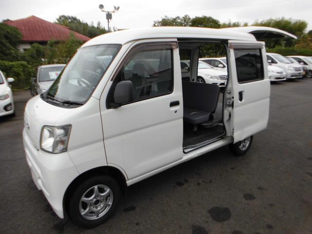 ハイゼットカーゴ スペシャル　ハイルーフ　４ＡＴ　スモークガラス　車検整備付　エアコン　パワステ　集中ロック　アルミホイール（3枚目）