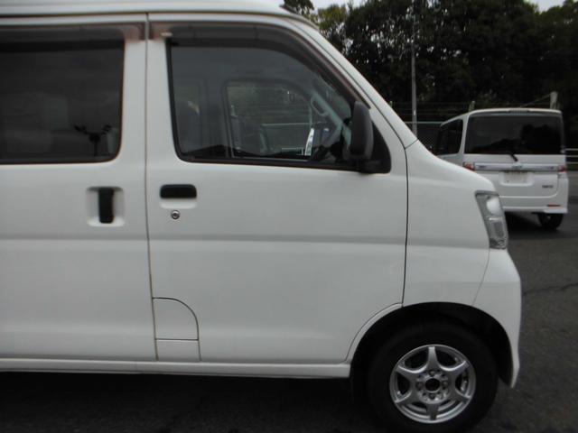 ハイゼットカーゴ スペシャル　ハイルーフ　４ＡＴ　スモークガラス　車検整備付　エアコン　パワステ　集中ロック　アルミホイール（12枚目）