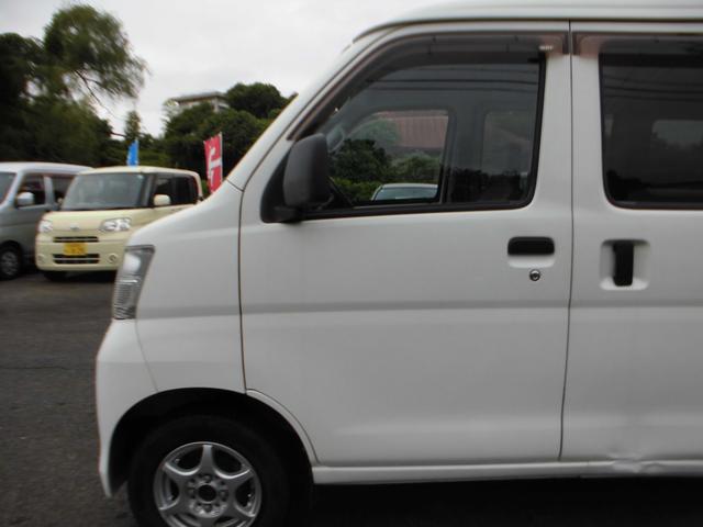 ハイゼットカーゴ スペシャル　ハイルーフ　４ＡＴ　スモークガラス　車検整備付　エアコン　パワステ　集中ロック　アルミホイール（14枚目）