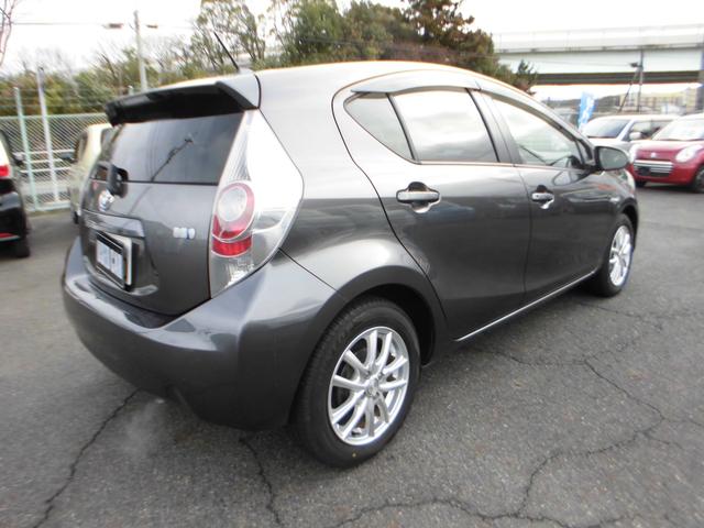 アクア Ｓ　ナビ　ＴＶ　ＥＴＣ　シートヒーター　スマートキー　プッシュスタート　ＣＤ／ＤＶＤ（9枚目）