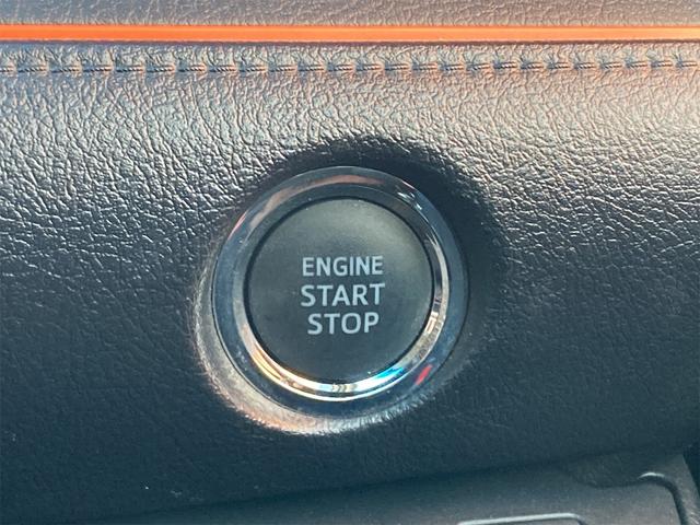 エンジン始動も楽チンです。イチイチ鍵を出す手間も無くなりますよ。