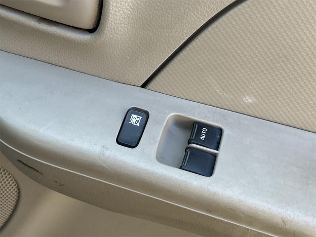 �p���[�E�B���h�E�̃X�C�b�`�ł���B�^�]�Ȃɋ��Ȃ��瑋���J���߂̃R���g���[���ł��܂���B