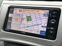 Ｓ　ＥＴＣ　ナビ　ＴＶ　アルミホイール　オートライト　ＨＩＤ　ＣＶＴ　シートヒーター　スマートキー　電動格納ミラー　盗難防止システム　ＣＤ　ＵＳＢ　衝突安全ボディ　ＡＢＳ　エアコン　パワーステアリング（26枚目）