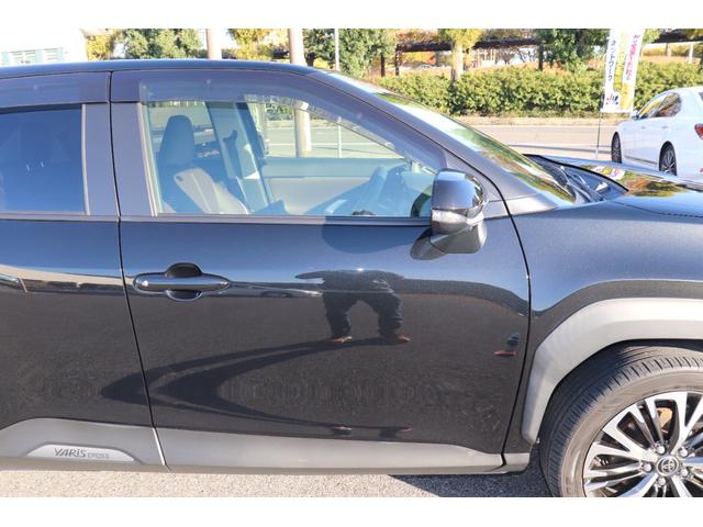 ヤリスクロス ハイブリッドＺ　１年保証付　スマートアシスト　自社ユーザー様下取車　ワンオーナー　４ＷＤ　純正ナビ　地デジ　ブルートゥース　全方位カメラ　前後ドラレコ　左右シートヒーター　ＬＥＤヘッド　クルコン　スマートキー　禁煙車（7枚目）