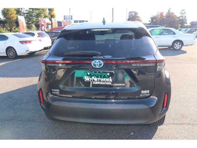 ヤリスクロス ハイブリッドＺ　１年保証付　スマートアシスト　自社ユーザー様下取車　ワンオーナー　４ＷＤ　純正ナビ　地デジ　ブルートゥース　全方位カメラ　前後ドラレコ　左右シートヒーター　ＬＥＤヘッド　クルコン　スマートキー　禁煙車（12枚目）