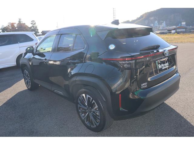 ヤリスクロス ハイブリッドＺ　１年保証付　スマートアシスト　自社ユーザー様下取車　ワンオーナー　４ＷＤ　純正ナビ　地デジ　ブルートゥース　全方位カメラ　前後ドラレコ　左右シートヒーター　ＬＥＤヘッド　クルコン　スマートキー　禁煙車（13枚目）