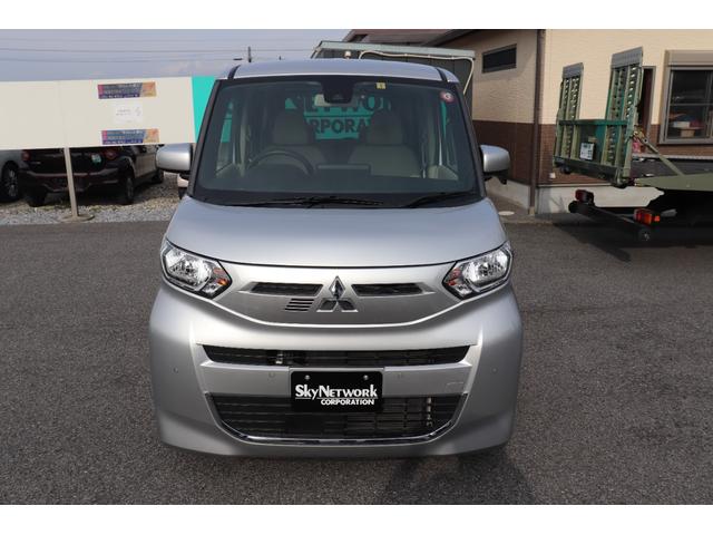 修復歴は右ドア辺りの軽微な物ですが、走行には支障はありませんので、安心してお乗り下さいね（＾＾♪勿論保証付き販売ですよ！！