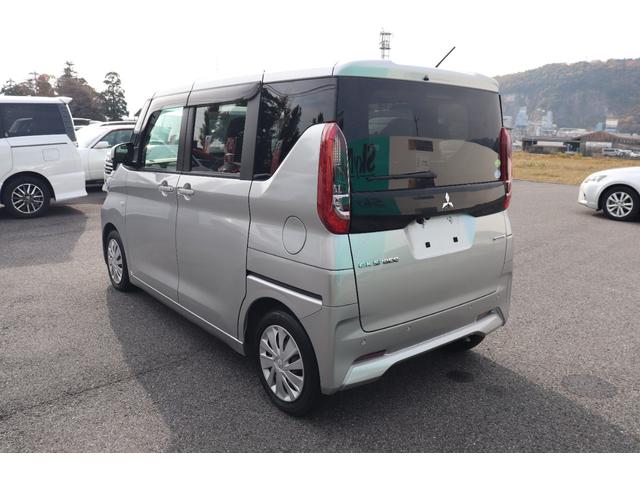 内外装クリーニングは当店専門スタッフの手により、プロとしてお勧め出来る状態にまで仕上げさせて頂いた上で納車させて頂きます。