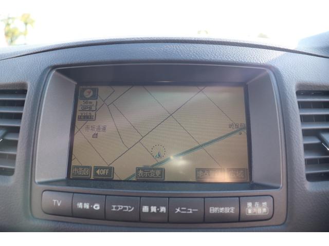 マークIIブリット ２．０ｉＲ　リミテッド　純正ＤＶＤナビ　ＨＩＤヘッド　純正１７インチアルミ　キーレスキー　禁煙車（21枚目）