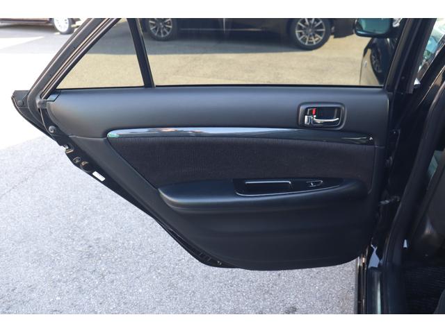 マークIIブリット ２．０ｉＲ　リミテッド　純正ＤＶＤナビ　ＨＩＤヘッド　純正１７インチアルミ　キーレスキー　禁煙車（32枚目）