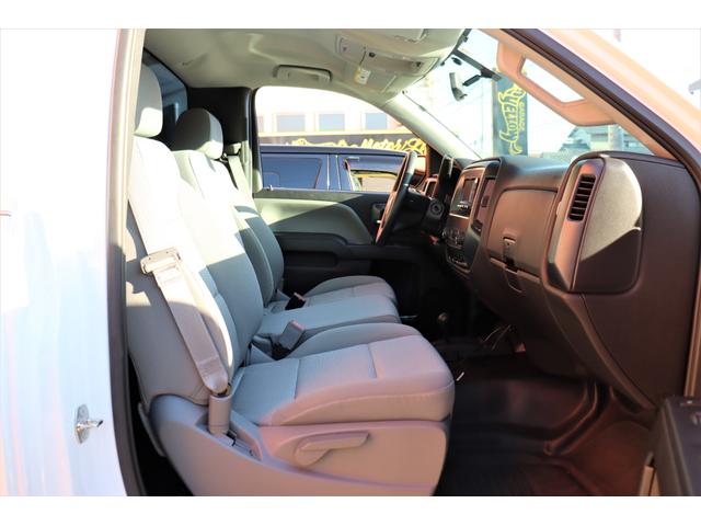 ＧＭＣシエラ ベースグレード　２０１６年　新車並行　５．３Ｌ　ショートベッド　レギュラーキャブ　４×４　社外ナビ　バックカメラ　リフトアップ　ベンチシート（31枚目）