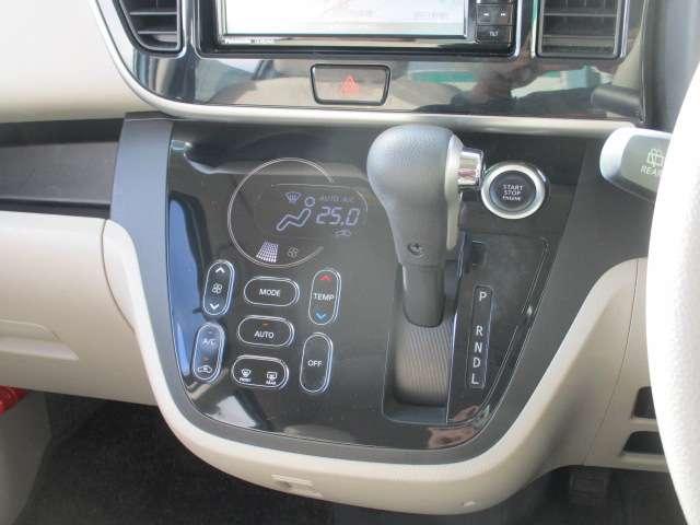 �V�t�g���o�[�̎ʐ^�ł��B�G�A�R���̑���̓X�}�z�̂悤�Ƀ^�b�`�p�l���ő���ł��܂��B