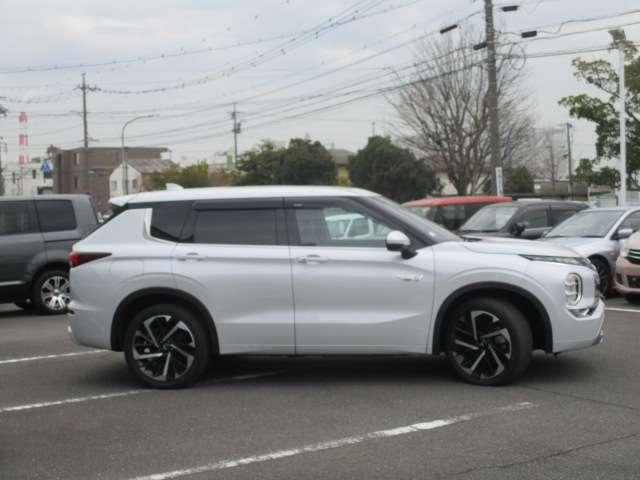 �T�C�h�o�C�U�[���t���Ă��܂��B