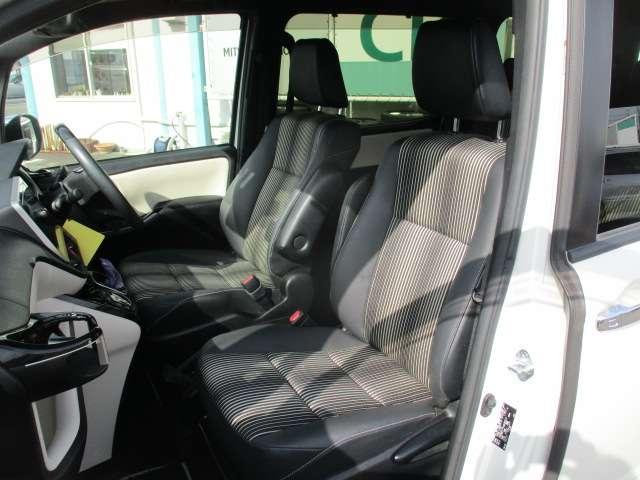 ノア ハイブリッドＳｉ　ダブルバイビーＩＩＩ　ナビ付き（12枚目）