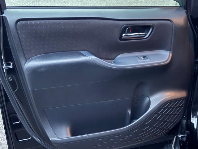 ヴォクシー ハイブリッドV ハイブリッド モデリスタフルエアロ 7人乗りキャプテンシート 両側電動スライドドア SDナビ バックカメラ ETC 左右独立エアコン リアオートエアコン 運転席&助手席シートヒーター おくだけ充電(21枚目)