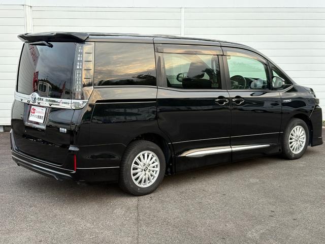 ヴォクシー ハイブリッドV ハイブリッド モデリスタフルエアロ 7人乗りキャプテンシート 両側電動スライドドア SDナビ バックカメラ ETC 左右独立エアコン リアオートエアコン 運転席&助手席シートヒーター おくだけ充電(38枚目)