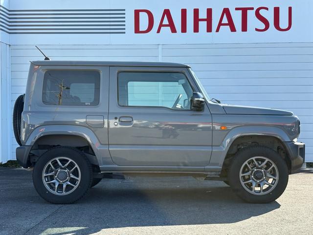 ジムニー ＸＣ　４ＷＤ　４ＡＴ　１オーナー　ディスプレイオーディオ　バックカメラ　運転席＆助手席シートヒーター　ＣＤ／ＤＶＤ　Ｂｌｕｅｔｏｏｔｈ　ＥＴＣ　ＡＴタイヤ＆１６インチ純正アルミ　ＬＥＤヘッドライト（6枚目）