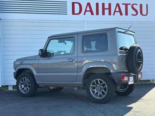 ジムニー ＸＣ　４ＷＤ　４ＡＴ　１オーナー　ディスプレイオーディオ　バックカメラ　運転席＆助手席シートヒーター　ＣＤ／ＤＶＤ　Ｂｌｕｅｔｏｏｔｈ　ＥＴＣ　ＡＴタイヤ＆１６インチ純正アルミ　ＬＥＤヘッドライト（9枚目）