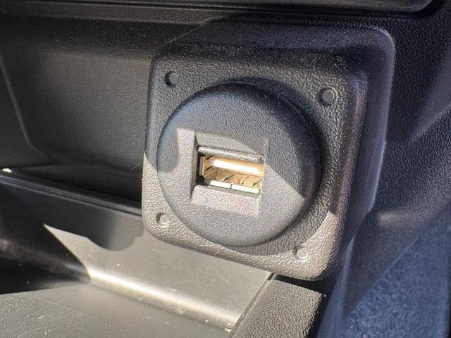 ジムニー ＸＣ　４ＷＤ　４ＡＴ　１オーナー　ディスプレイオーディオ　バックカメラ　運転席＆助手席シートヒーター　ＣＤ／ＤＶＤ　Ｂｌｕｅｔｏｏｔｈ　ＥＴＣ　ＡＴタイヤ＆１６インチ純正アルミ　ＬＥＤヘッドライト（17枚目）