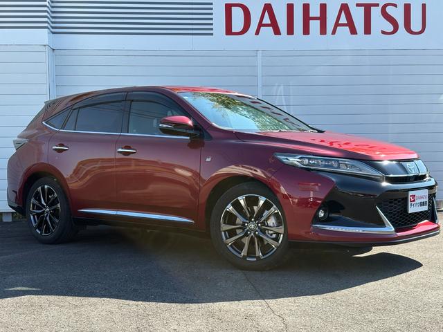 ハリアー エレガンス　ＧＲスポーツ　４ＷＤ　ターボ　電動シェード付きサンルーフ　１オーナー　禁煙車　９インチメモリナビ　バックカメラ　ＥＴＣ２．０　ナビ連動ドラレコ　トヨタセーフティセンス　ＧＲ専用１９インチアルミ　寒冷地仕様（2枚目）