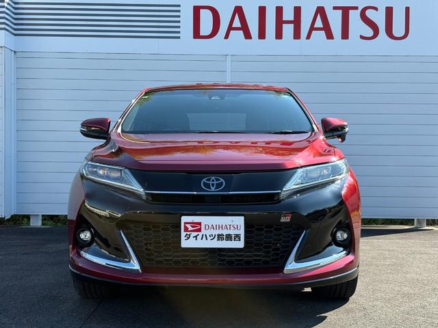ハリアー エレガンス　ＧＲスポーツ　４ＷＤ　ターボ　電動シェード付きサンルーフ　１オーナー　禁煙車　９インチメモリナビ　バックカメラ　ＥＴＣ２．０　ナビ連動ドラレコ　トヨタセーフティセンス　ＧＲ専用１９インチアルミ　寒冷地仕様（4枚目）