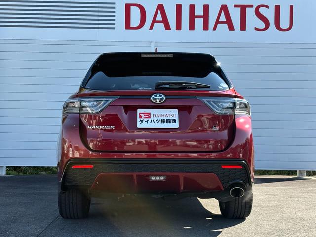 ハリアー エレガンス　ＧＲスポーツ　４ＷＤ　ターボ　電動シェード付きサンルーフ　１オーナー　禁煙車　９インチメモリナビ　バックカメラ　ＥＴＣ２．０　ナビ連動ドラレコ　トヨタセーフティセンス　ＧＲ専用１９インチアルミ　寒冷地仕様（5枚目）