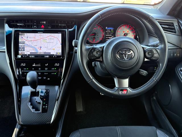 ハリアー エレガンス　ＧＲスポーツ　４ＷＤ　ターボ　電動シェード付きサンルーフ　１オーナー　禁煙車　９インチメモリナビ　バックカメラ　ＥＴＣ２．０　ナビ連動ドラレコ　トヨタセーフティセンス　ＧＲ専用１９インチアルミ　寒冷地仕様（11枚目）