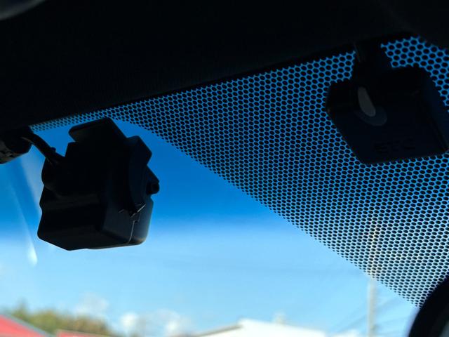 ハリアー エレガンス　ＧＲスポーツ　４ＷＤ　ターボ　電動シェード付きサンルーフ　１オーナー　禁煙車　９インチメモリナビ　バックカメラ　ＥＴＣ２．０　ナビ連動ドラレコ　トヨタセーフティセンス　ＧＲ専用１９インチアルミ　寒冷地仕様（14枚目）