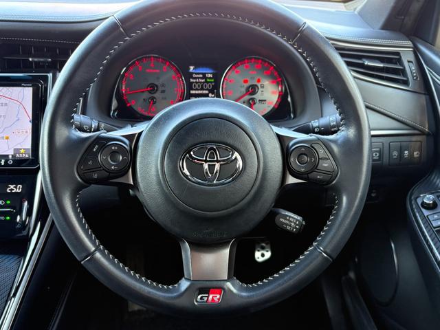 ハリアー エレガンス　ＧＲスポーツ　４ＷＤ　ターボ　電動シェード付きサンルーフ　１オーナー　禁煙車　９インチメモリナビ　バックカメラ　ＥＴＣ２．０　ナビ連動ドラレコ　トヨタセーフティセンス　ＧＲ専用１９インチアルミ　寒冷地仕様（20枚目）