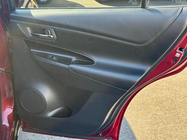 ハリアー エレガンス　ＧＲスポーツ　４ＷＤ　ターボ　電動シェード付きサンルーフ　１オーナー　禁煙車　９インチメモリナビ　バックカメラ　ＥＴＣ２．０　ナビ連動ドラレコ　トヨタセーフティセンス　ＧＲ専用１９インチアルミ　寒冷地仕様（26枚目）