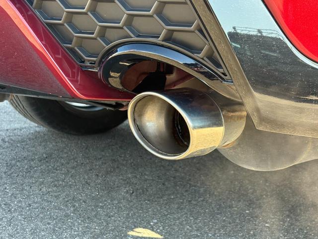 ハリアー エレガンス　ＧＲスポーツ　４ＷＤ　ターボ　電動シェード付きサンルーフ　１オーナー　禁煙車　９インチメモリナビ　バックカメラ　ＥＴＣ２．０　ナビ連動ドラレコ　トヨタセーフティセンス　ＧＲ専用１９インチアルミ　寒冷地仕様（40枚目）