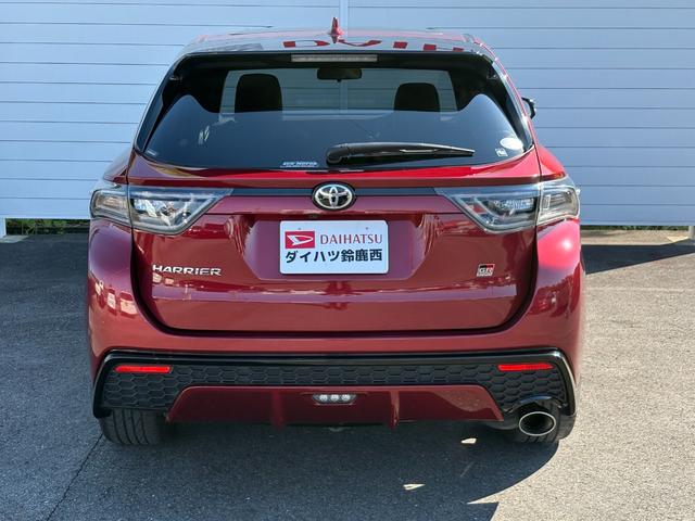 ハリアー エレガンス　ＧＲスポーツ　４ＷＤ　ターボ　電動シェード付きサンルーフ　１オーナー　禁煙車　９インチメモリナビ　バックカメラ　ＥＴＣ２．０　ナビ連動ドラレコ　トヨタセーフティセンス　ＧＲ専用１９インチアルミ　寒冷地仕様（42枚目）