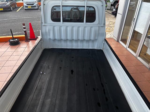 ハイゼットトラック エアコン・パワステスペシャルVS ワンオーナー 禁煙車 4WD 5速MT車 エアコン パワステ ETC カーナビ ドアバイザー ライトレベライザー あおりチェーン 荷台ゴムマット ゲートプロテクター 整備記録簿(25枚目)