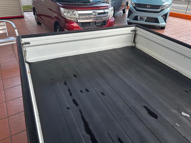 ハイゼットトラック エアコン・パワステスペシャルVS ワンオーナー 禁煙車 4WD 5速MT車 エアコン パワステ ETC カーナビ ドアバイザー ライトレベライザー あおりチェーン 荷台ゴムマット ゲートプロテクター 整備記録簿(26枚目)