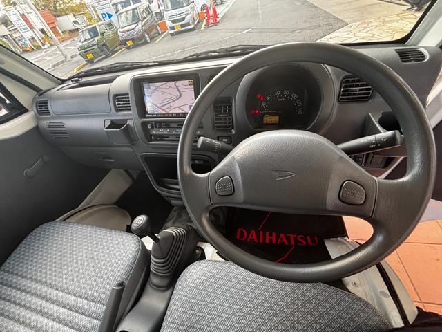 ハイゼットトラック エアコン・パワステスペシャルVS ワンオーナー 禁煙車 4WD 5速MT車 エアコン パワステ ETC カーナビ ドアバイザー ライトレベライザー あおりチェーン 荷台ゴムマット ゲートプロテクター 整備記録簿(30枚目)