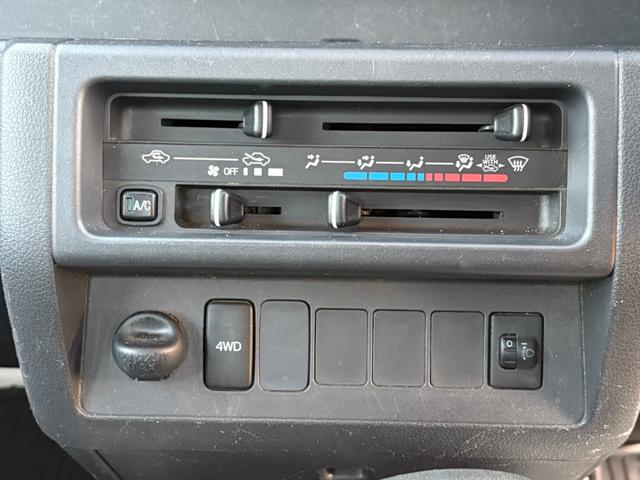 ハイゼットトラック 多目的ダンプ　パートタイム４ＷＤ　４速オートマ　電動ダンプ　エアコン　パワステ　３方開　ラジオ　タイミングチェーン　実走行６１，３５７ｋｍ（23枚目）