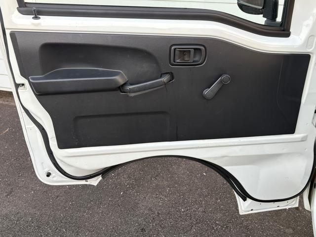 ハイゼットトラック 多目的ダンプ　パートタイム４ＷＤ　４速オートマ　電動ダンプ　エアコン　パワステ　３方開　ラジオ　タイミングチェーン　実走行６１，３５７ｋｍ（25枚目）