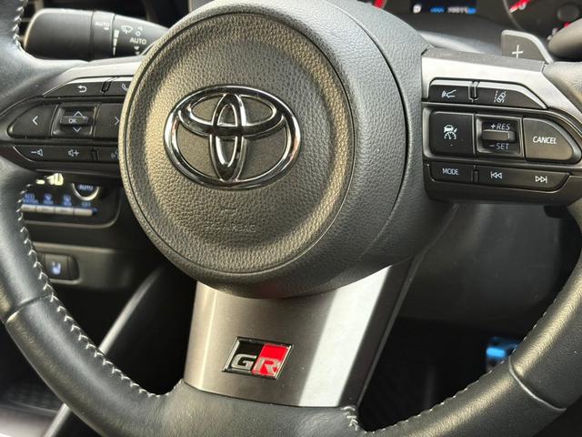 ＧＲスポーツシートにハンドル、パドルシフト付スポーツＣＶＴで、毎日の通勤でも運転の楽しさを十分に味わえます！