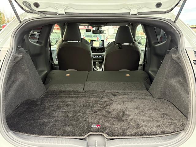 ダイハツほか各メーカー新車もお任せ下さい！各種カタログもご用意し、お客様のご希望に精一杯お応えします！