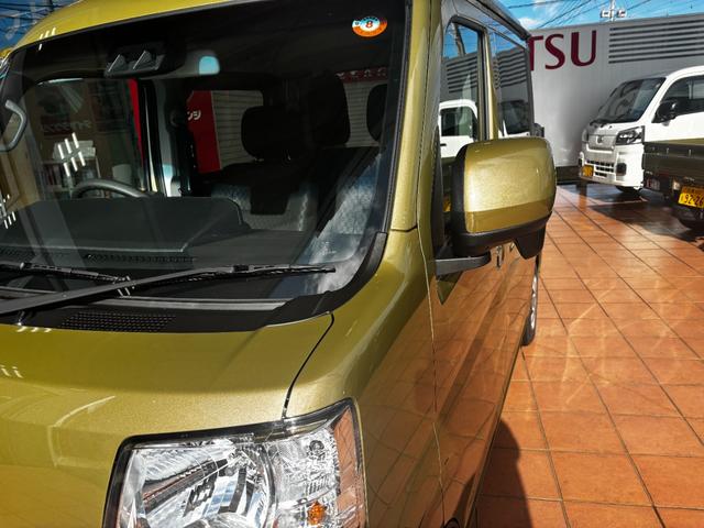 ハイゼットカーゴ デッキバンＧ　ワンオーナー　禁煙　スマートキー　両側スライドドア　前側パワーウィンドー　電動格納ドアミラー　ルーフコンソール　衝突被害軽減ブレーキ　クリアランスソナー　アイドリングストップ　エアコン　パワステ（18枚目）