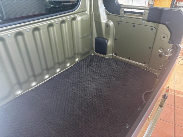 ハイゼットカーゴ デッキバンＧ　ワンオーナー　禁煙　スマートキー　両側スライドドア　前側パワーウィンドー　電動格納ドアミラー　ルーフコンソール　衝突被害軽減ブレーキ　クリアランスソナー　アイドリングストップ　エアコン　パワステ（20枚目）