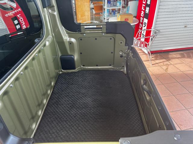 ハイゼットカーゴ デッキバンＧ　ワンオーナー　禁煙　スマートキー　両側スライドドア　前側パワーウィンドー　電動格納ドアミラー　ルーフコンソール　衝突被害軽減ブレーキ　クリアランスソナー　アイドリングストップ　エアコン　パワステ（21枚目）