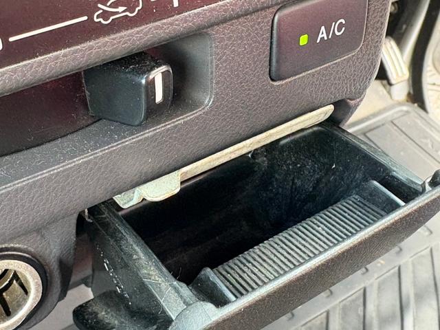 アクティトラック ＳＤＸ　２ＷＤ★５ＭＴ★キーレス★パワーウィンドウ★パワステ★エアコン★スタンダード鳥居★荷台マット（12枚目）