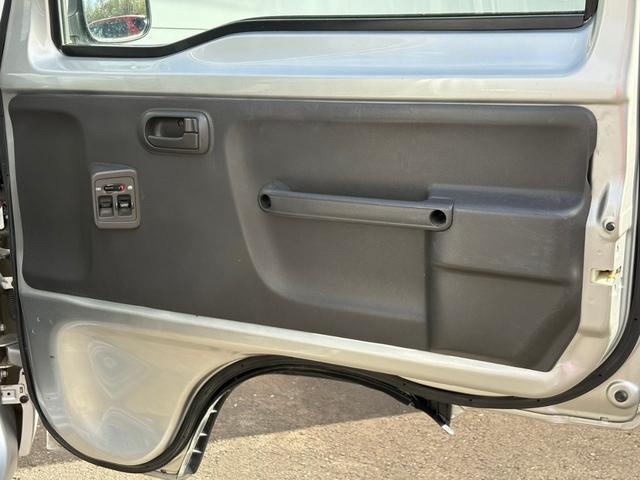アクティトラック ＳＤＸ　２ＷＤ★５ＭＴ★キーレス★パワーウィンドウ★パワステ★エアコン★スタンダード鳥居★荷台マット（18枚目）