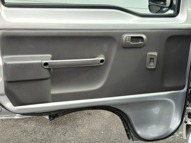 アクティトラック ＳＤＸ　２ＷＤ★５ＭＴ★キーレス★パワーウィンドウ★パワステ★エアコン★スタンダード鳥居★荷台マット（20枚目）