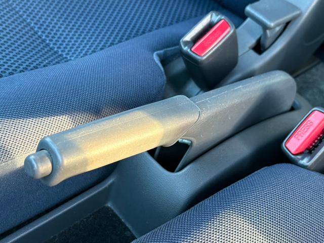 ハイゼットカーゴ クルーズ　１オーナー★禁煙車★キーレス★ＳＤナビ★ＣＤ／ＤＶＤ再生★Ｂｌｕｅｔｏｏｔｈ接続★パワーウィンドウ★エアコン★パワステ★リア２分割シート★電動格納ミラー★（15枚目）